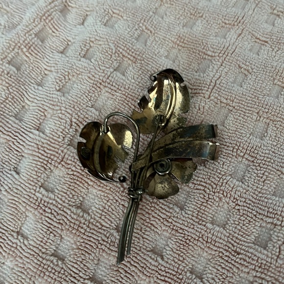 1940s Harry Irskin sterling brooch - Picture 4 of 5